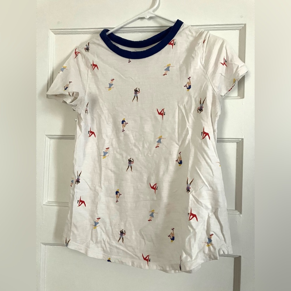 White patterned t-shirt